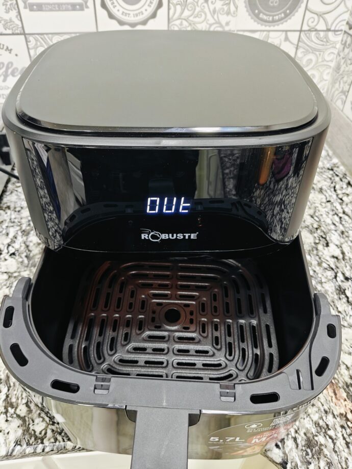 Friteuse sans huile Airfryer 5,7 litres 1700W ROBUSTE Originale avec 8 prereglages et une lampe Avec Fenêtre Visible – Image 5