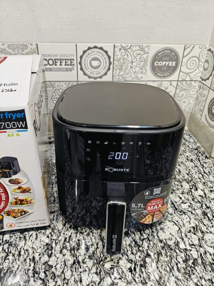 Friteuse sans huile Airfryer 5,7 litres 1700W ROBUSTE Originale avec 8 prereglages et une lampe Avec Fenêtre Visible