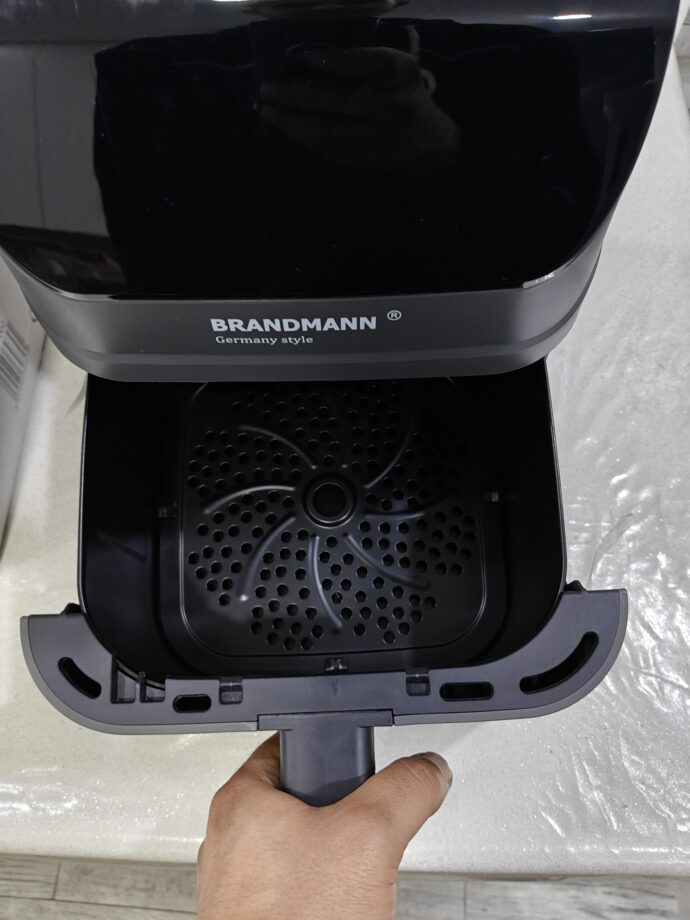 Friteuse sans huile Airfryer 4 litres BRANDMANN Originale avec 8 prereglages et une lampe Avec Fenêtre Visible – Image 5